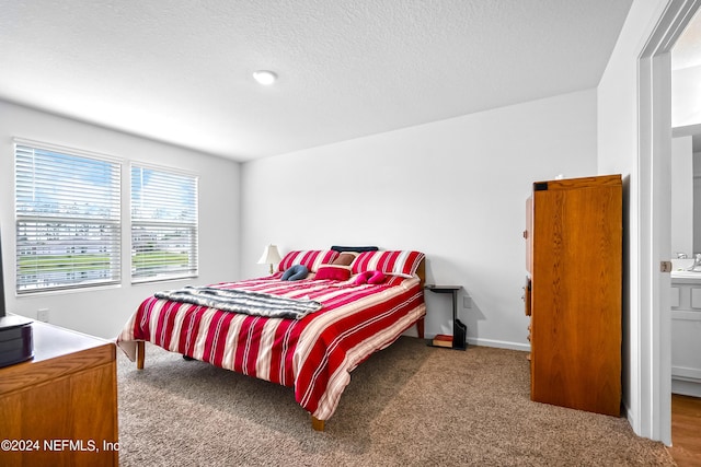 2035 Garrison Way, Green Cove Springs, FL 32043 - bedroom featuring connected bathroom and carpet