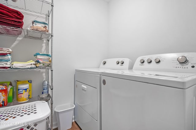 2035 Garrison Way, Green Cove Springs, FL 32043 - laundry room featuring washer and clothes dryer