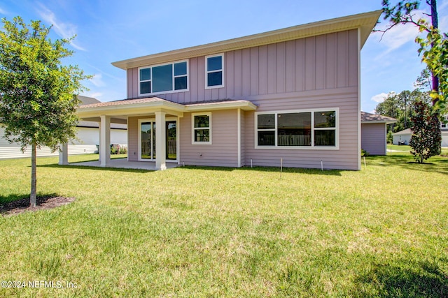 view of front of house with a front yard