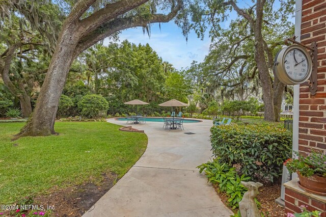 view of yard with a patio area