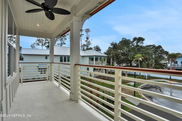 balcony with ceiling fan