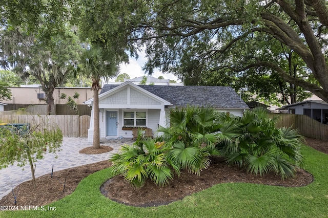 view of front of property with covered porch