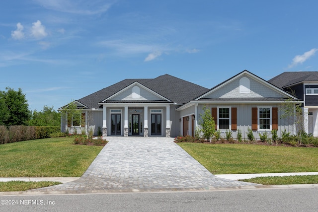 view of front of house with a front yard