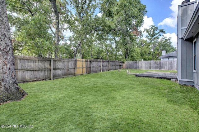 view of yard with a patio area