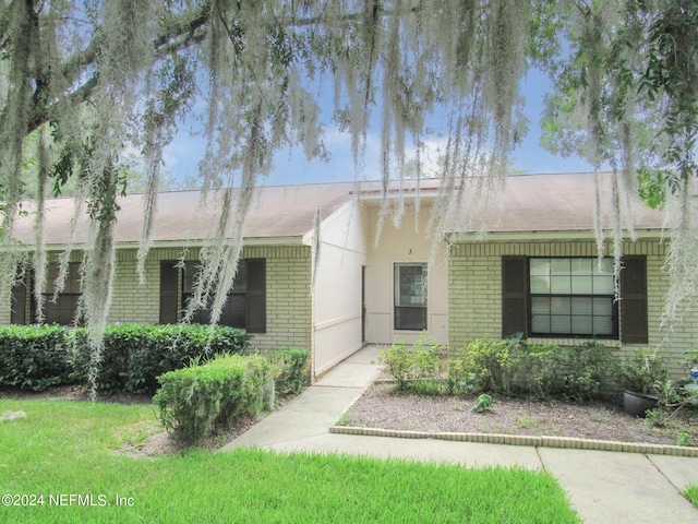 view of front of property