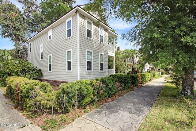 view of home's exterior