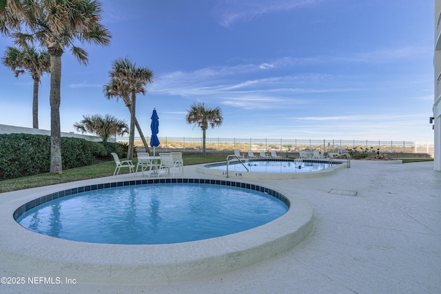 view of swimming pool