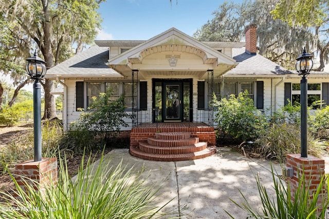 view of front of property with covered porch