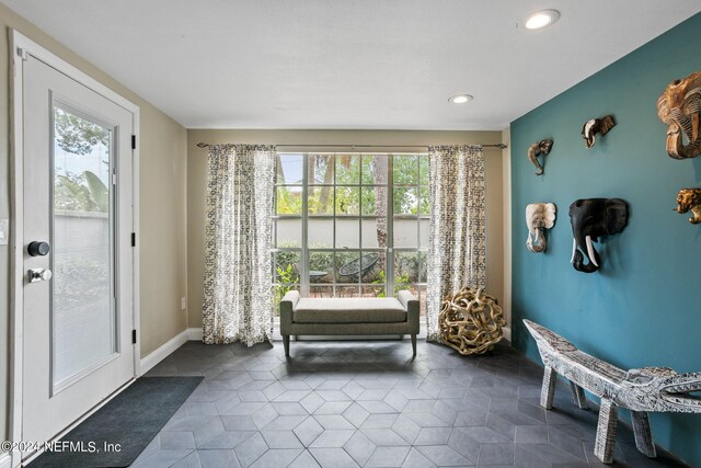 sitting room with tile floors