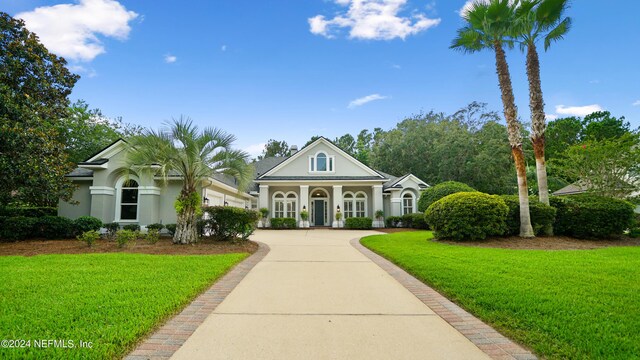 view of front of property with a front yard