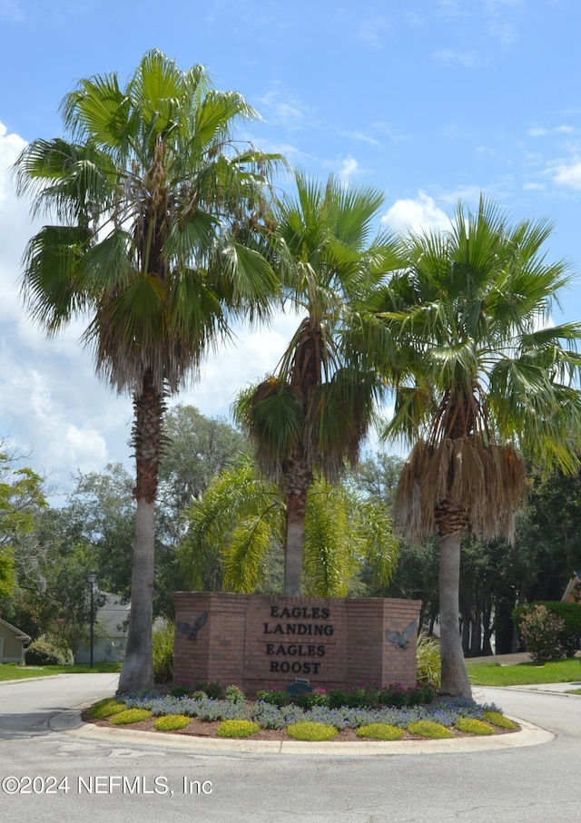 view of community / neighborhood sign