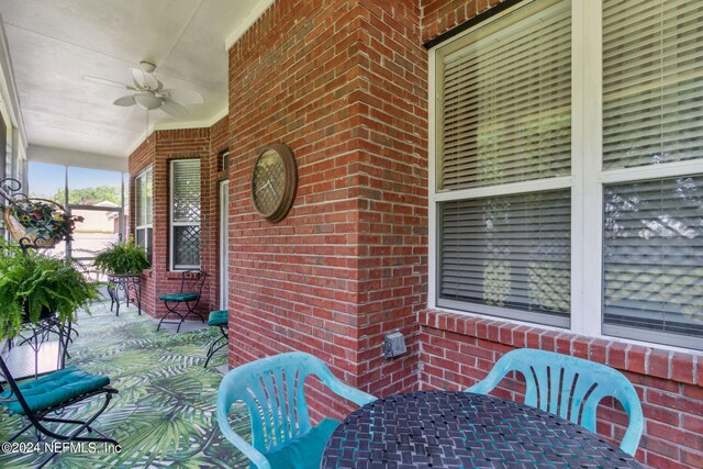 view of patio with ceiling fan and covered porch