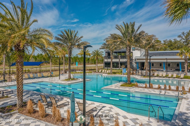 view of swimming pool