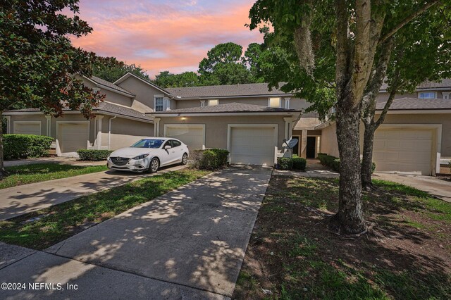 view of front facade featuring a garage