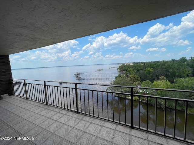 6000 San Jose Blvd Unit 11-C, Jacksonville, FL 32217 - balcony featuring a water view