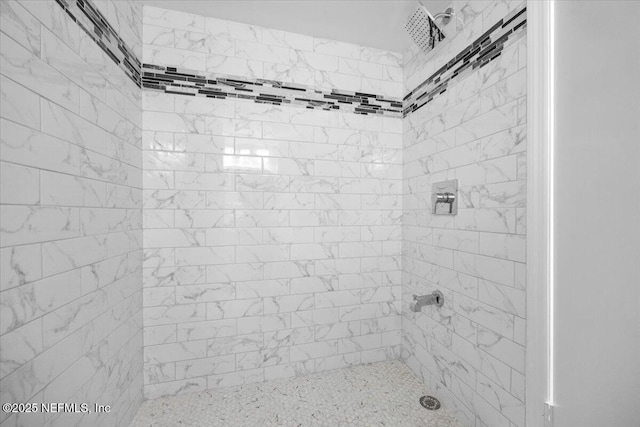 6000 San Jose Blvd Unit 11-C, Jacksonville, FL 32217 - bathroom with tiled shower