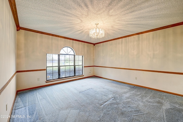 empty room with carpet, a notable chandelier, and crown molding