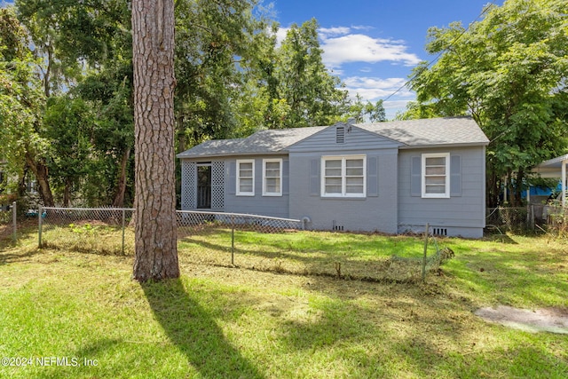 view of front of house with a front yard