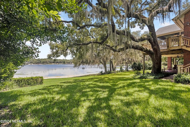 view of yard with a water view