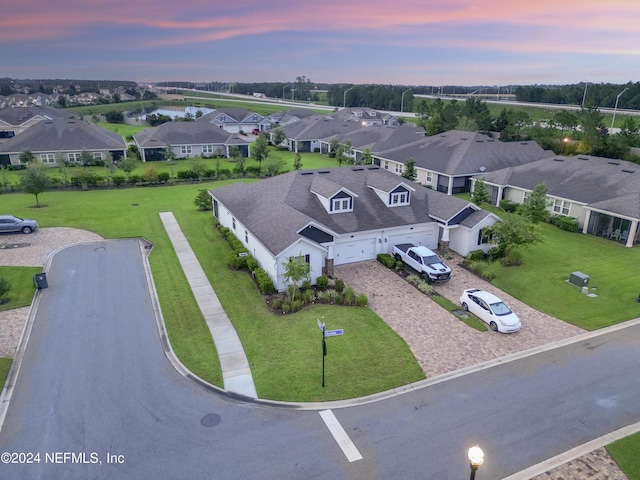 view of aerial view at dusk