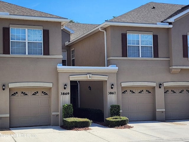 view of front facade with a garage