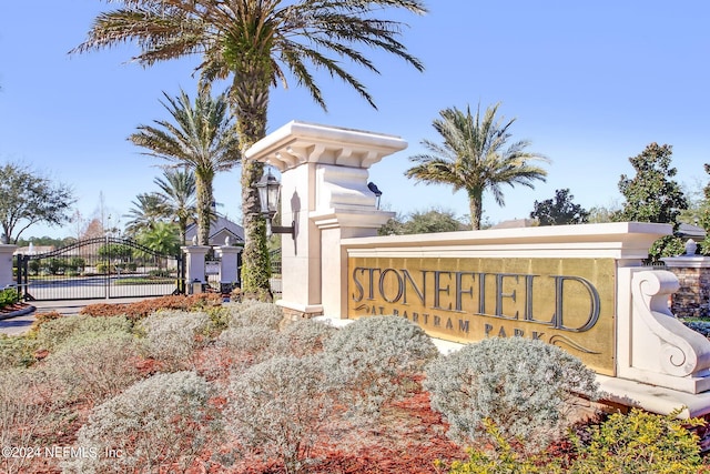 view of community / neighborhood sign