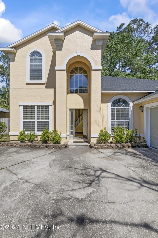 view of front facade with a garage