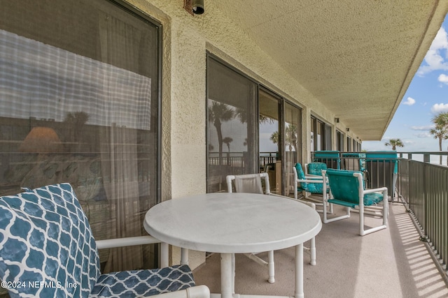 balcony with outdoor dining space