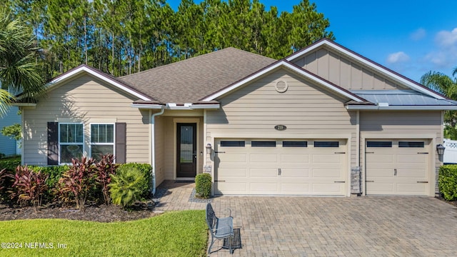 view of front of house featuring a garage