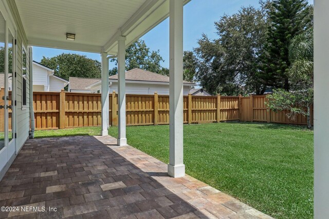 view of yard with a patio area