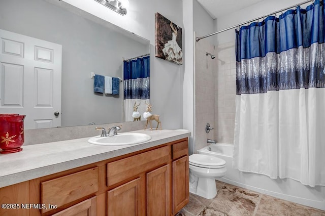 full bathroom with shower / tub combo with curtain, vanity, and toilet