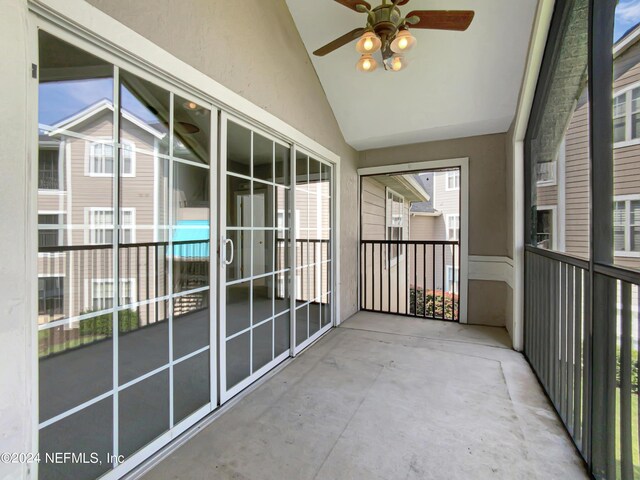 balcony featuring ceiling fan