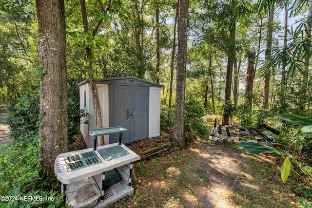 view of outbuilding