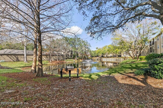 view of yard featuring a water view