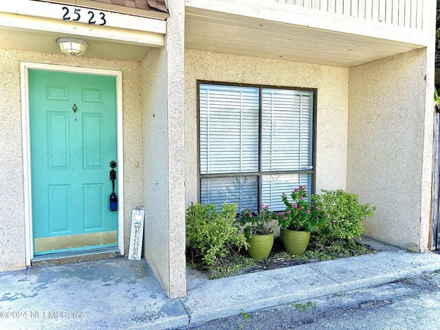 view of entrance to property