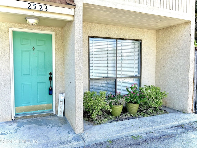 view of property entrance