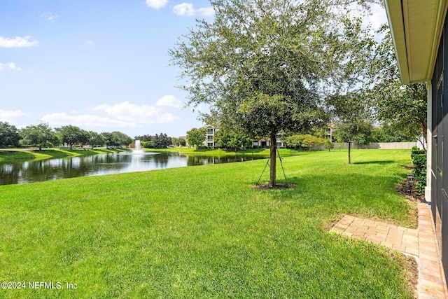 view of yard featuring a water view