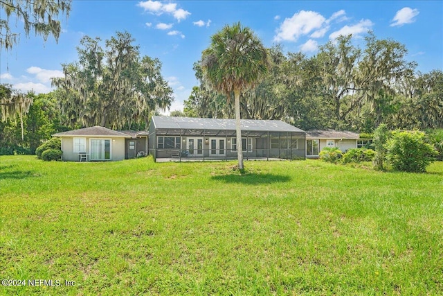 view of front facade featuring a front yard