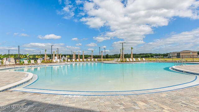 view of swimming pool