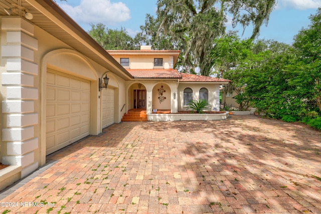 view of front facade with a garage