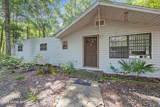 Listing photo 3 for 742 Ridgeline Rd Unit 1, Satsuma FL 32189