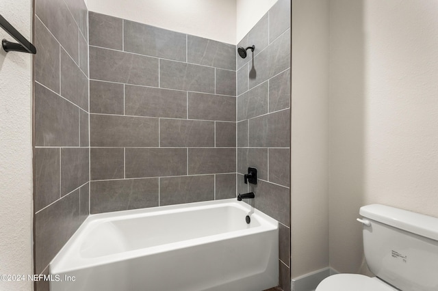 full bath with toilet and tub / shower combination