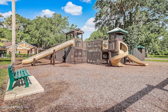 133 Sawmill Lakes Blvd, Ponte Vedra Beach, FL 32082 - community jungle gym with view of wooded area