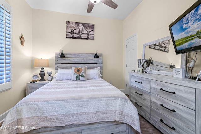 bedroom featuring a ceiling fan