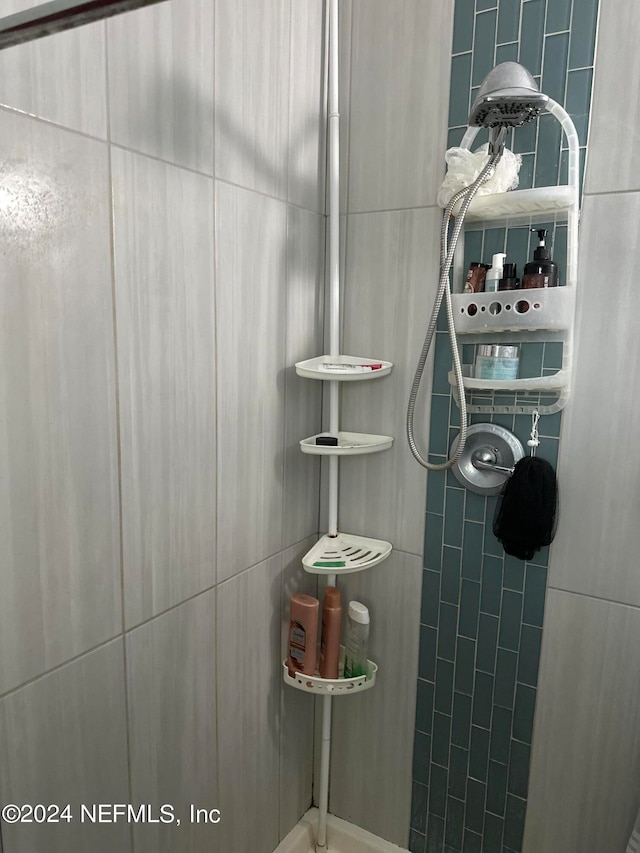 bathroom featuring a shower