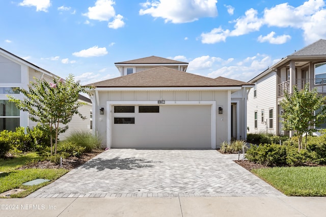 view of front facade with a garage