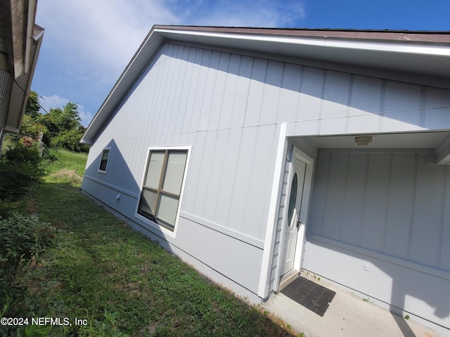 view of home's exterior