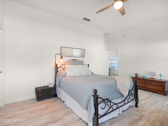 bedroom featuring ceiling fan