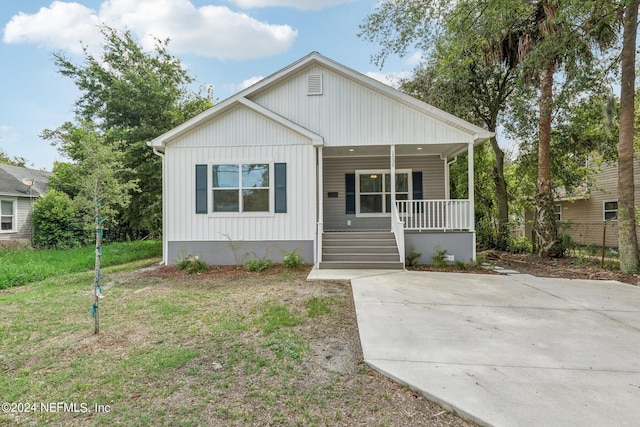 bungalow-style house with covered porch