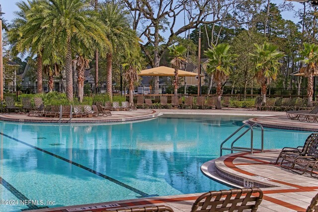 view of swimming pool